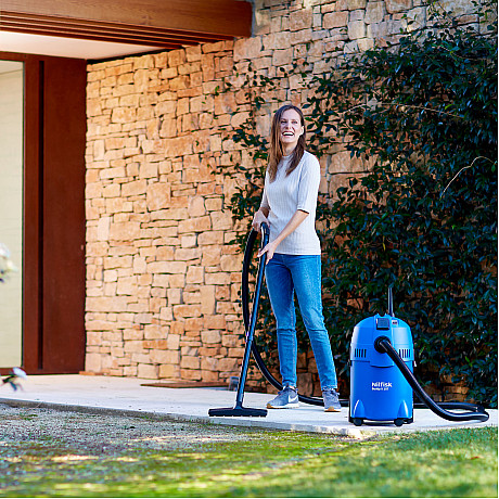 Nilfisk - Buddy II 18L T  - Blå, Kraftfull 1200 W motor för vått och torrt