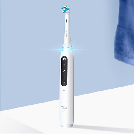 Oral-B - Vit - Mikrovibrationer och AI-guidning