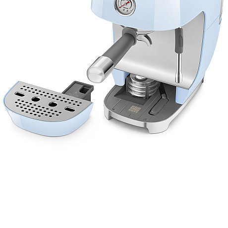 Smeg - ECF03PBEU - Manuell espresso & Cold Brew, Pastellblå