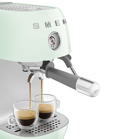 Smeg - ECF03PGEU - Manuell espresso & Cold Brew, Pastellgrön