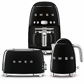 Smeg - Daily Boost - Svart högblank med 50's Style
