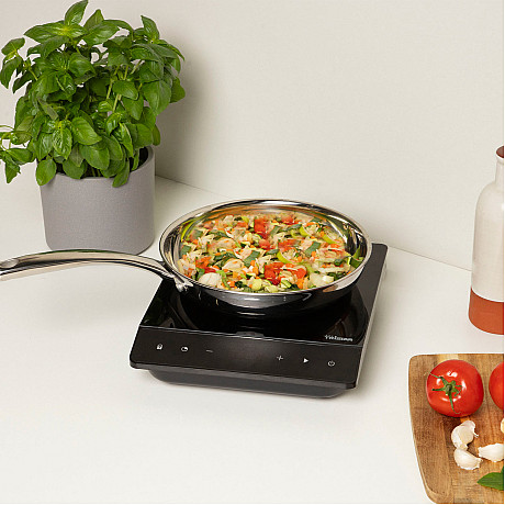 Tristar - IK-6161 - Svart, 10 effektnivåer med Touchpanel